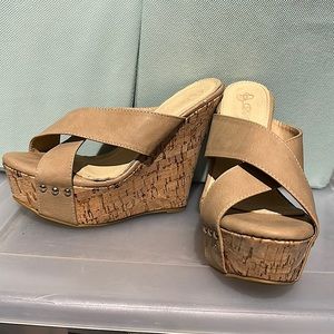 Slip on wedge